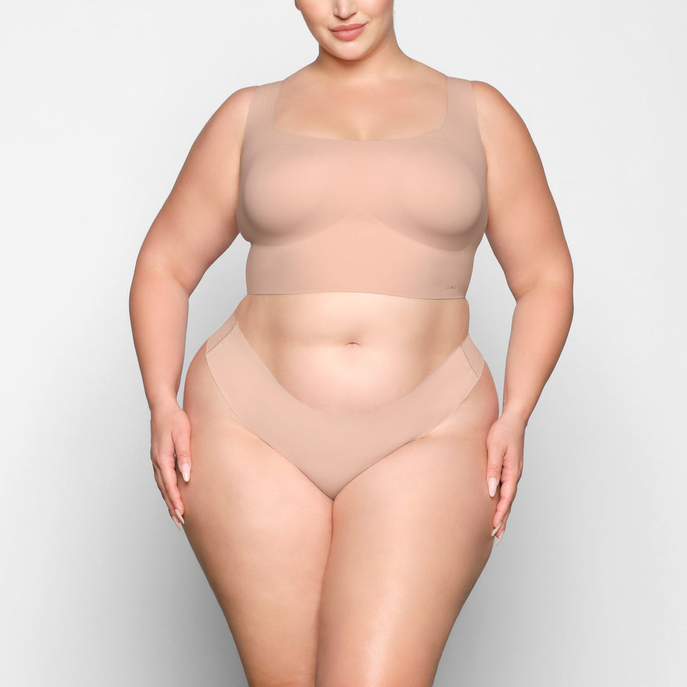 Skims FREE CUT MID WAIST Thong Beige | WHT-254673