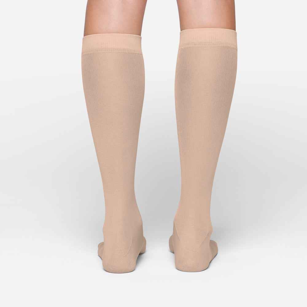 Skims HOSIERY MID CALF Sokken Beige | MNS-071835
