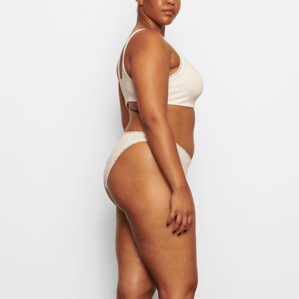 Skims LACE POINTELLE CHEEKY Brief Wit | NVM-097418