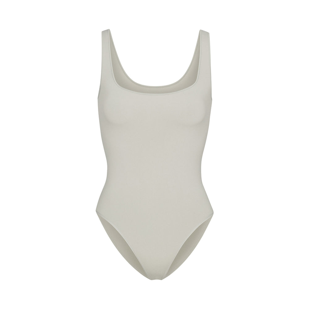 Skims LIGHT ESSENTIAL Scoop Neck Bodysuit Wit | QUS-618793