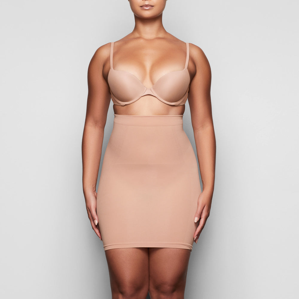 Skims LONG SLIP Rok Beige | LMF-938510