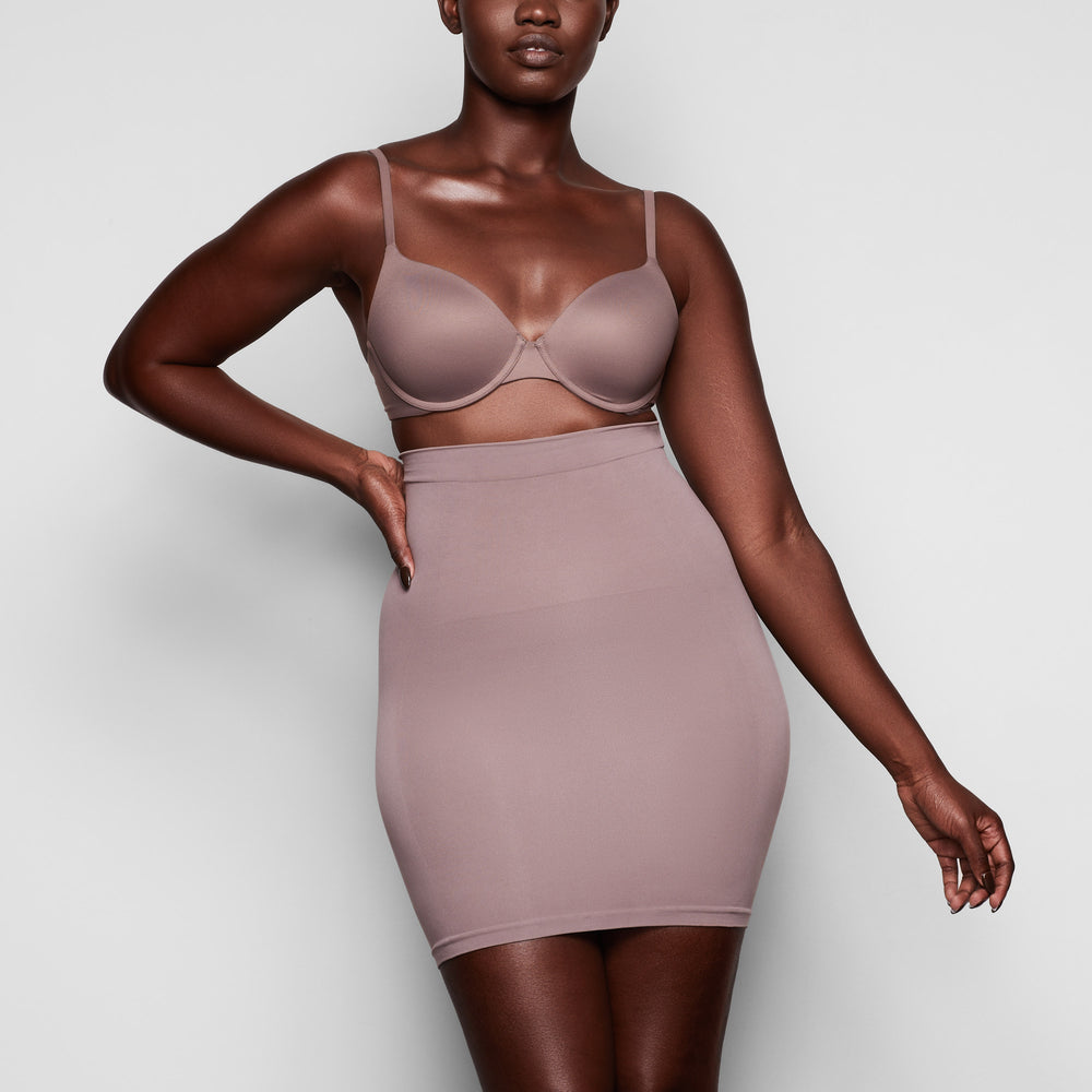 Skims LONG SLIP Rok Bruin | KCQ-425631