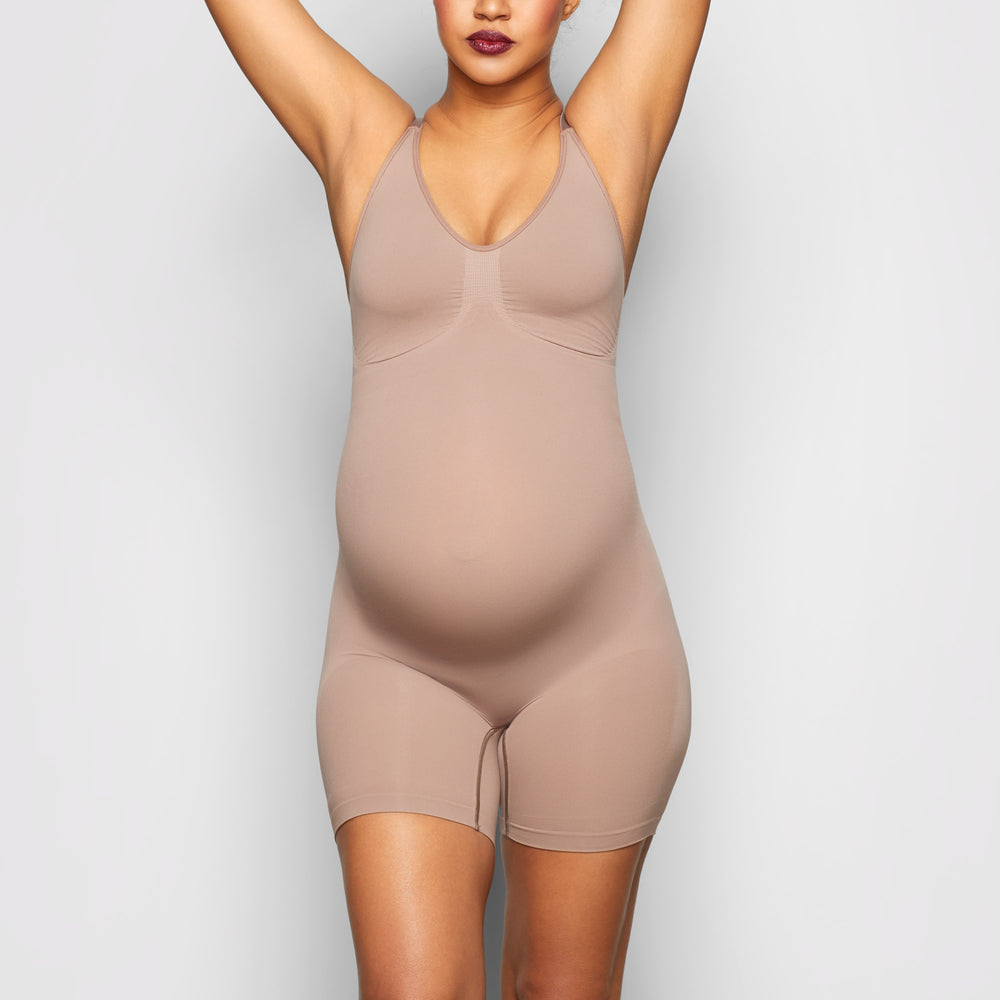 Skims MATERNITY SCULPTING BODYSUIT MID THIGH Maternity Shapewear Bruin | TOX-536798