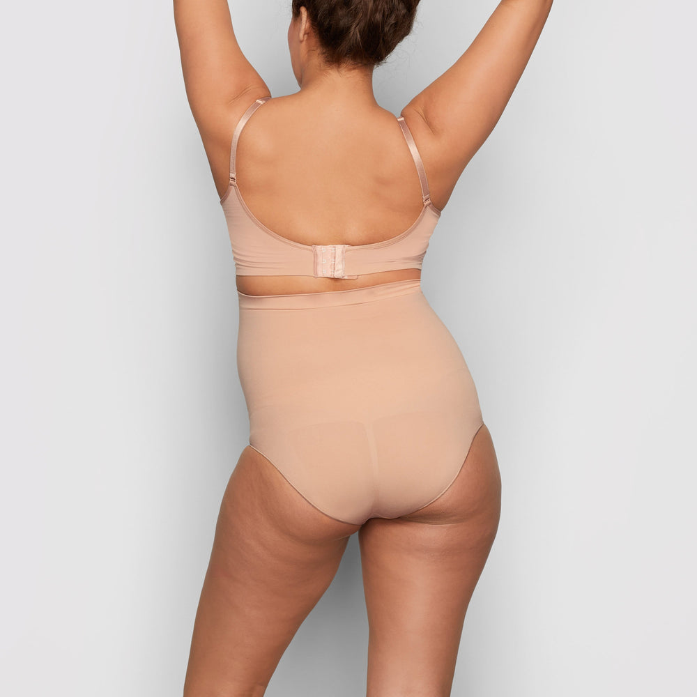 Skims MATERNITY SCULPTING HIGH WAIST BRIEF Maternity Shapewear Abrikoos | CHA-396085