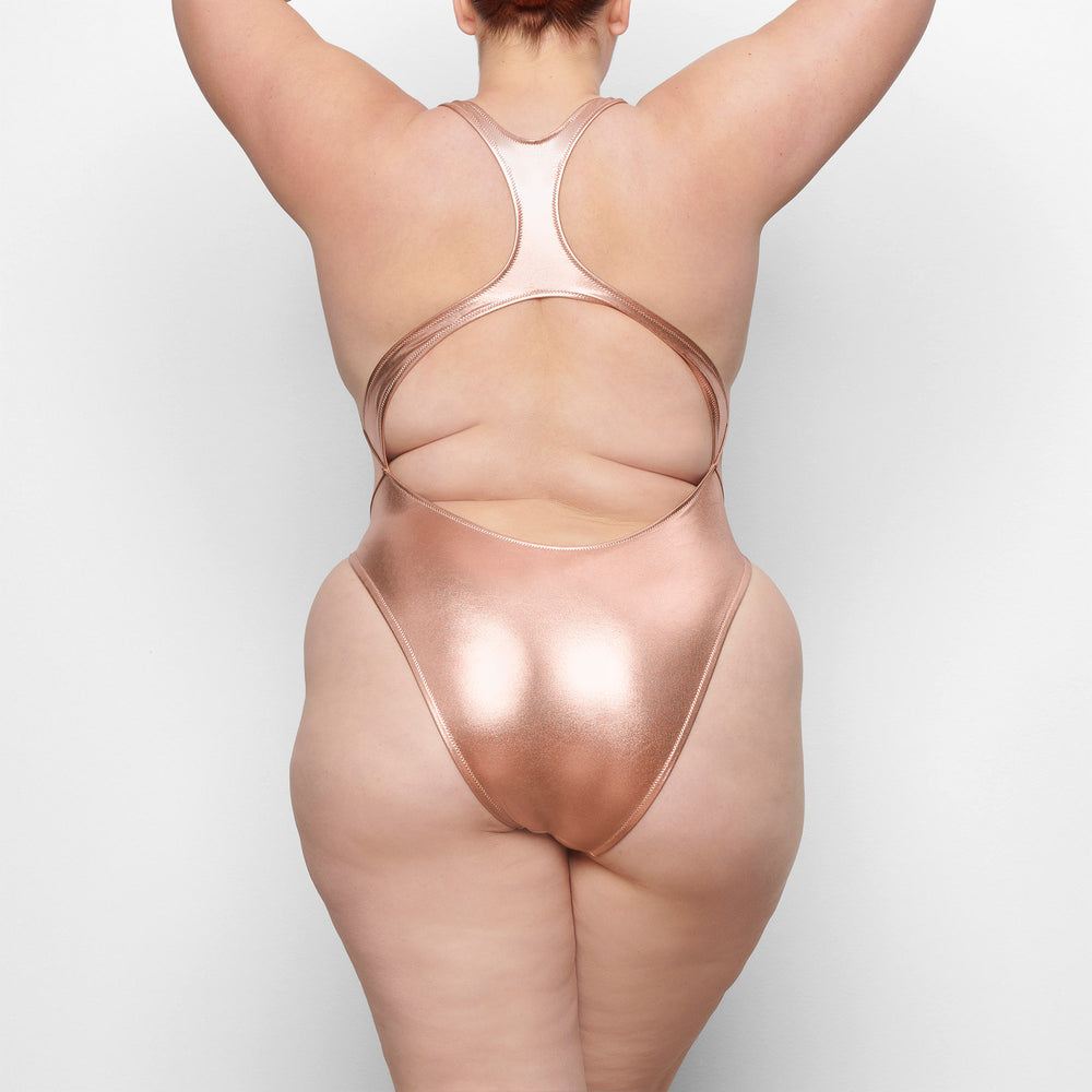 Skims METALLIC SWIM CUT-OUT MONOKINI One Piece Roze Goud | VWJ-597283