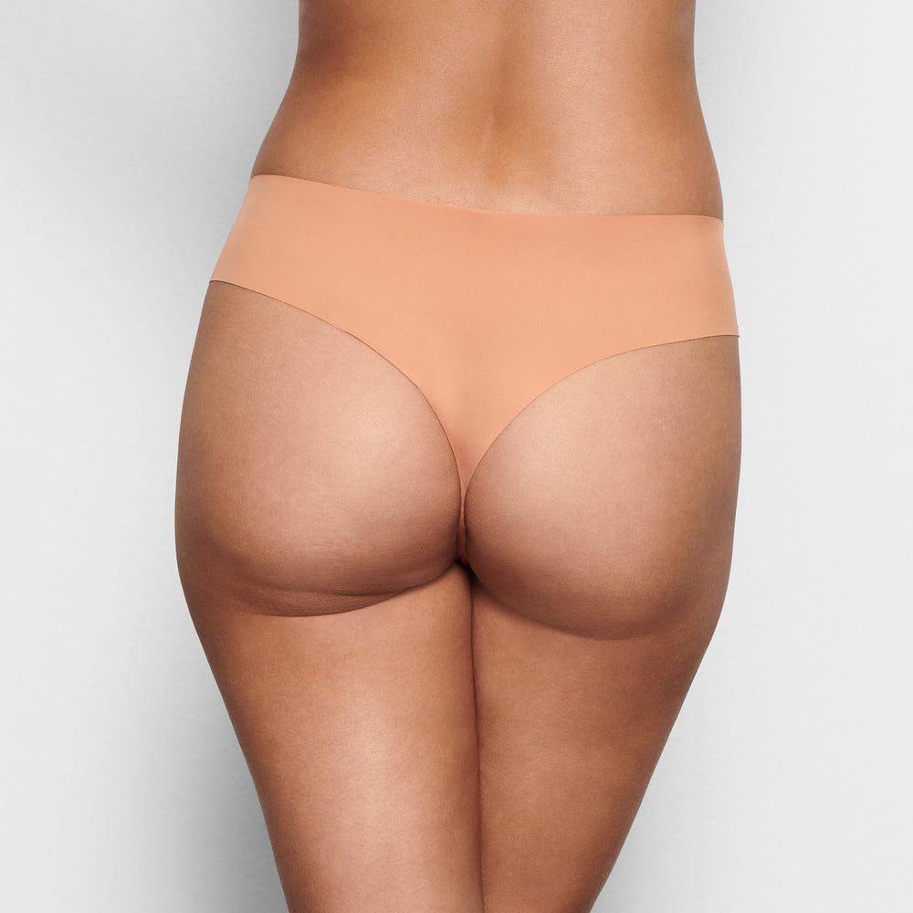 Skims NAKED CHEEKY Hipster Beige | NTI-496835