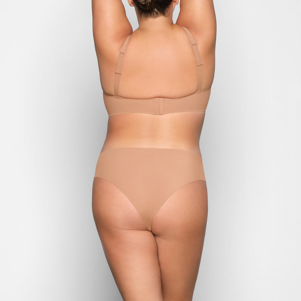 Skims NAKED Plunge Bra Beige | TJA-289364