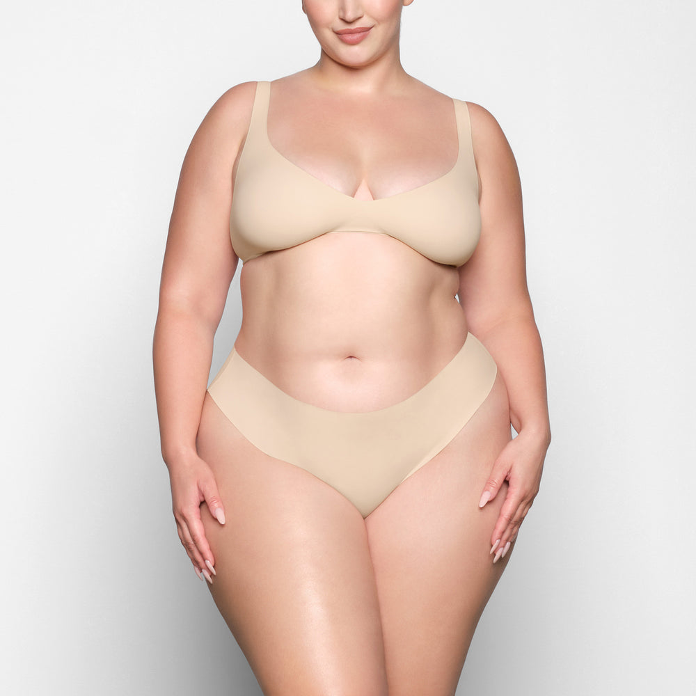 Skims NAKED Plunge Bra Bruin | VIR-547681