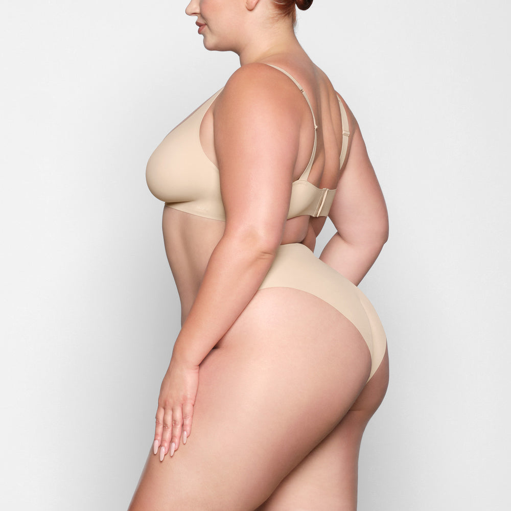 Skims NAKED Plunge Bra Bruin | VIR-547681