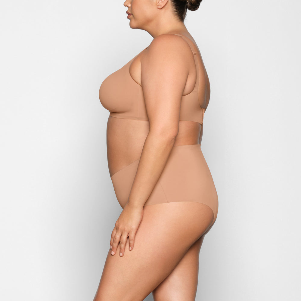 Skims NAKED Scoop Neck Bra Beige | ZBH-635127