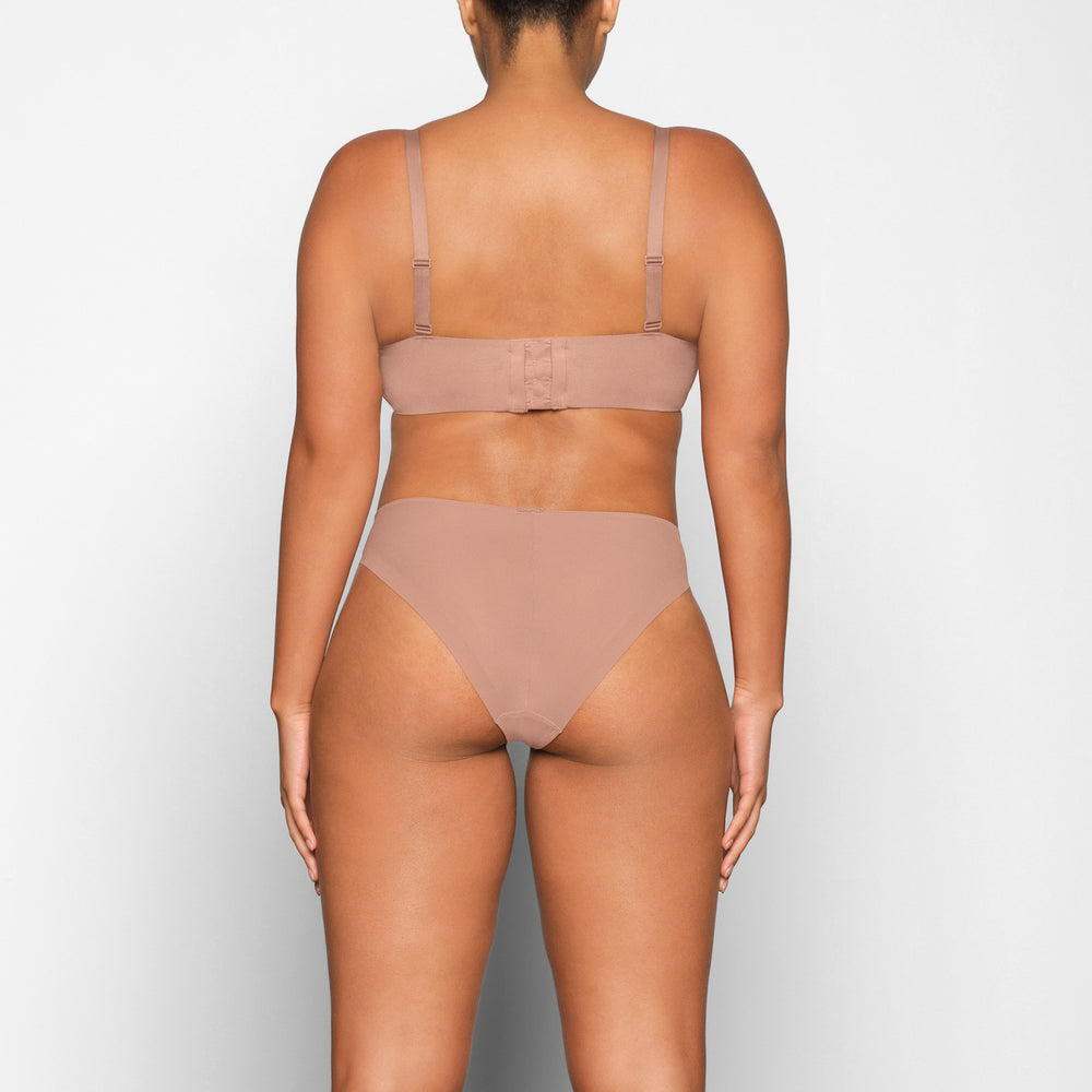 Skims NO SHOW MOLDED UNLINED Balconette Bra Abrikoos | NOC-365874