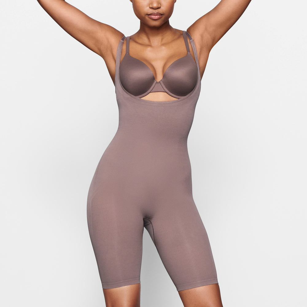 Skims OPEN BUST BODYSUIT W. OPEN GUSSET Bodysuit Bruin | TIS-960487