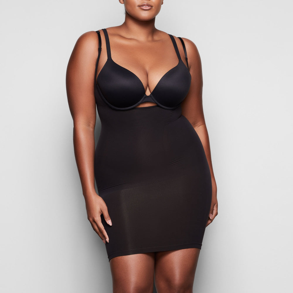 Skims OPEN BUST SLIP Dress Zwart | BEF-238104