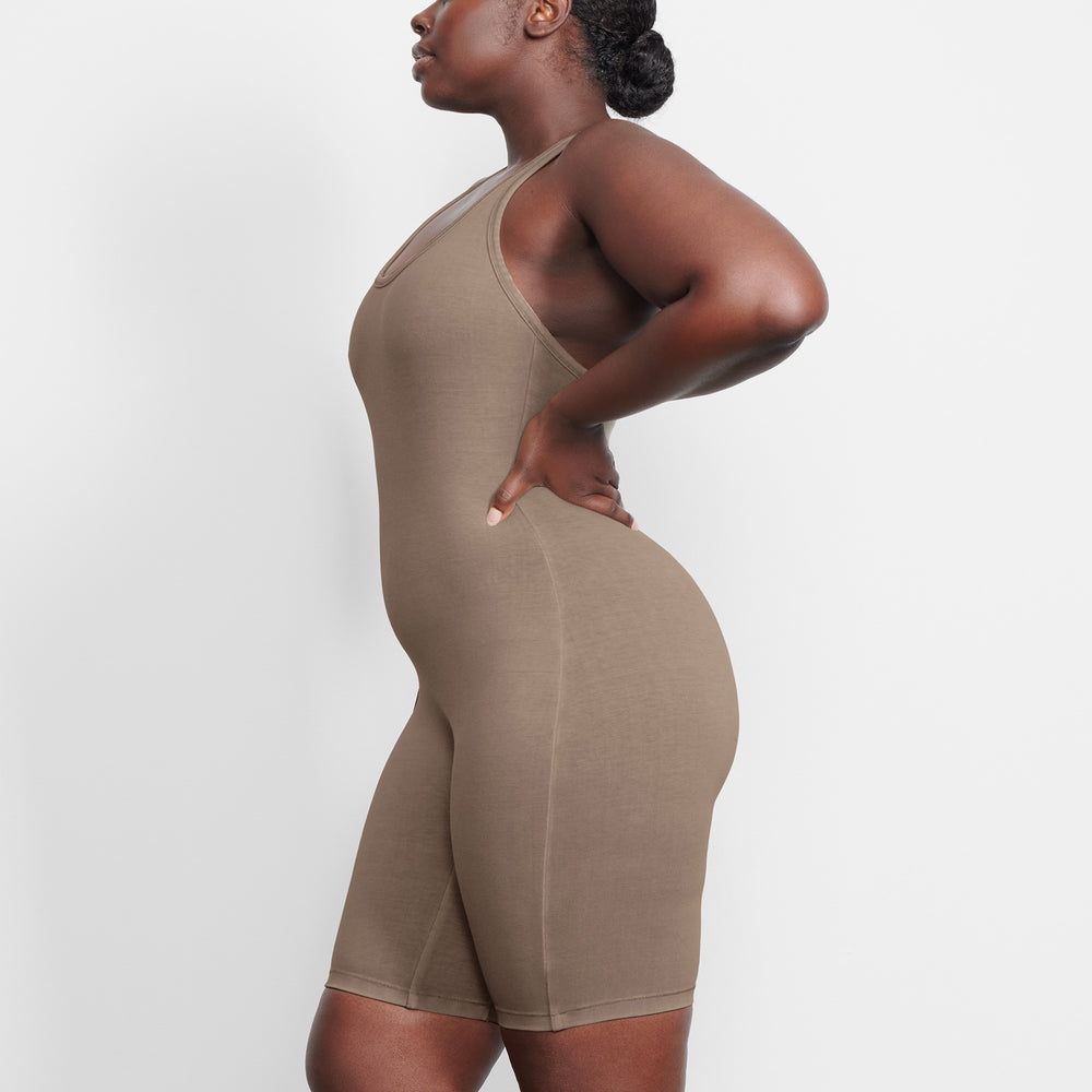 Skims OUTDOOR Mid Thigh Bodysuit Abrikoos | KHX-912038
