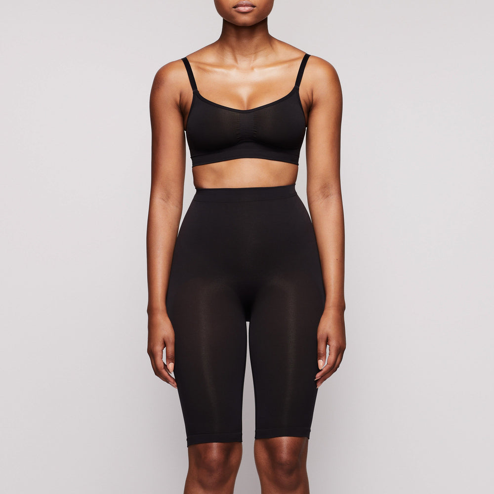 Skims SCULPTING ABOVE THE KNEE Korte Broek Zwart | TRG-473908