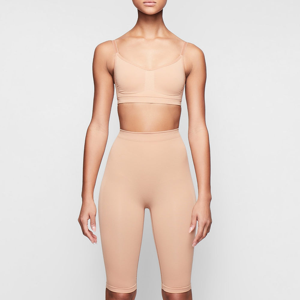 Skims SCULPTING ABOVE THE KNEE W/ OPEN GUSSET Korte Broek Beige | EQG-745930