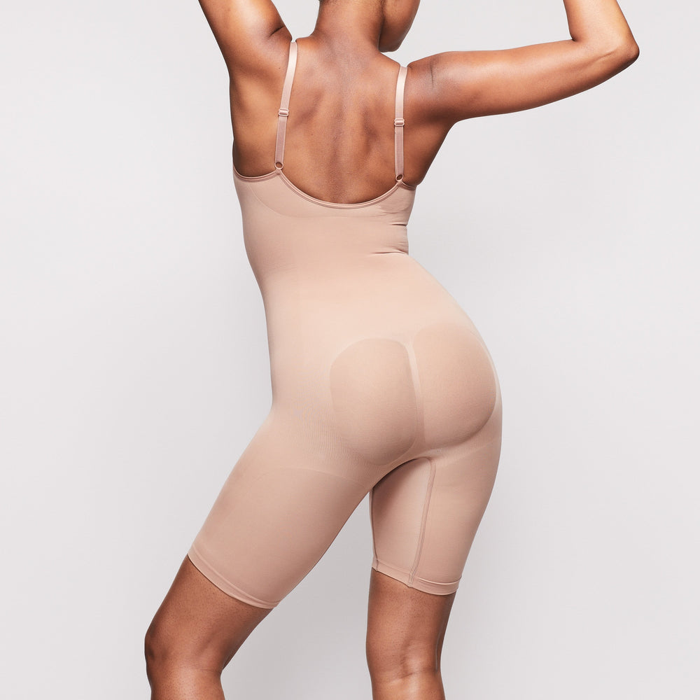 Skims SCULPTING BODYSUIT MID THIGH W. OPEN GUSSET Bodysuit Abrikoos | NZD-206391