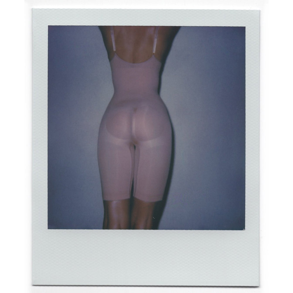 Skims SCULPTING BODYSUIT MID THIGH W. OPEN GUSSET Bodysuit Beige | TFQ-426891