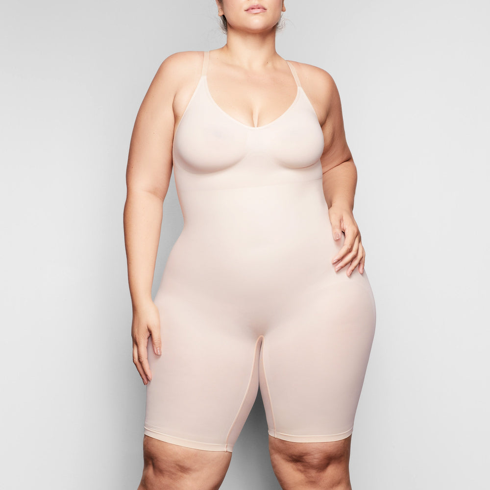 Skims SCULPTING BODYSUIT MID THIGH W. OPEN GUSSET Bodysuit Beige | TYW-705634