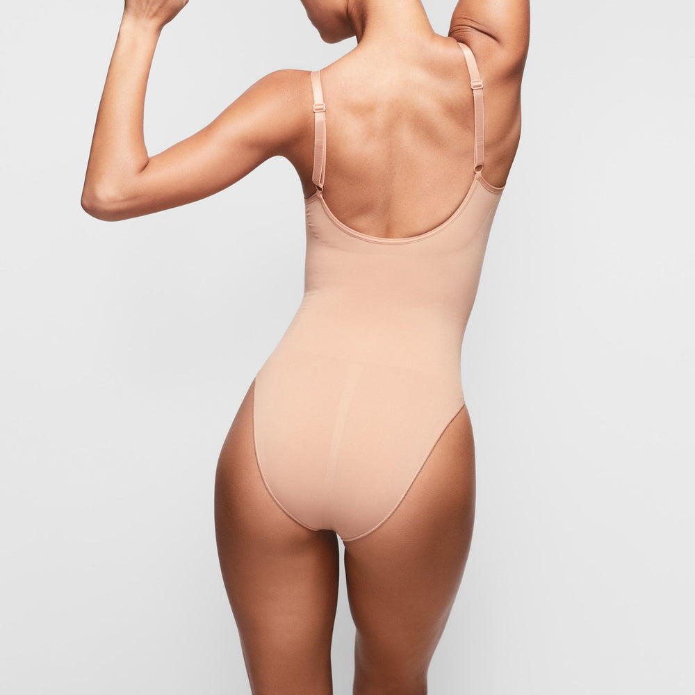 Skims SCULPTING BODYSUIT W. SNAPS Bodysuit Beige | DKS-240679