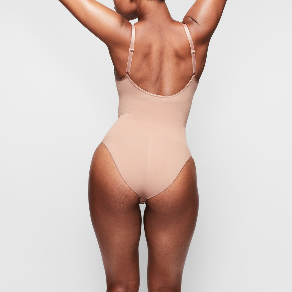 Skims SCULPTING BODYSUIT W. SNAPS Bodysuit Abrikoos | LUC-987561