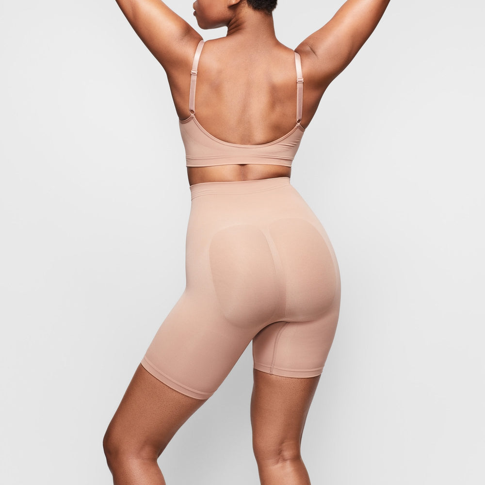 Skims SCULPTING MID THIGH W/ OPEN GUSSET Korte Broek Abrikoos | ZWV-821746