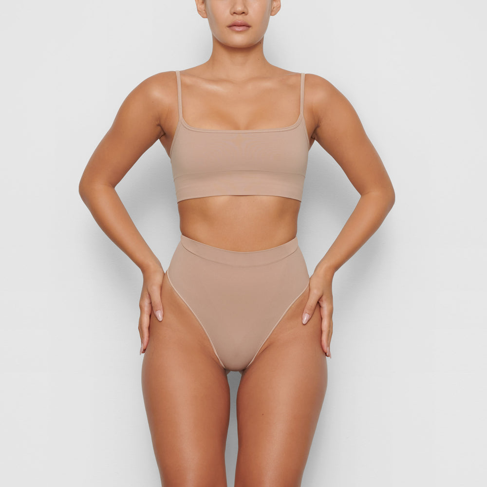 Skims SCULPTING SCOOP NECK Bralette Beige | KNA-015649