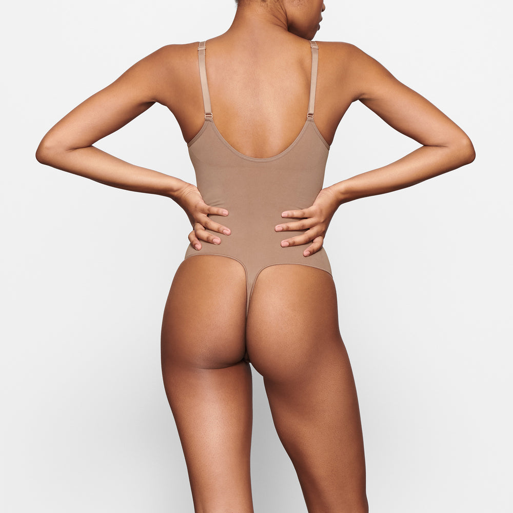 Skims SCULPTING THONG Bodysuit Abrikoos | CTA-462758