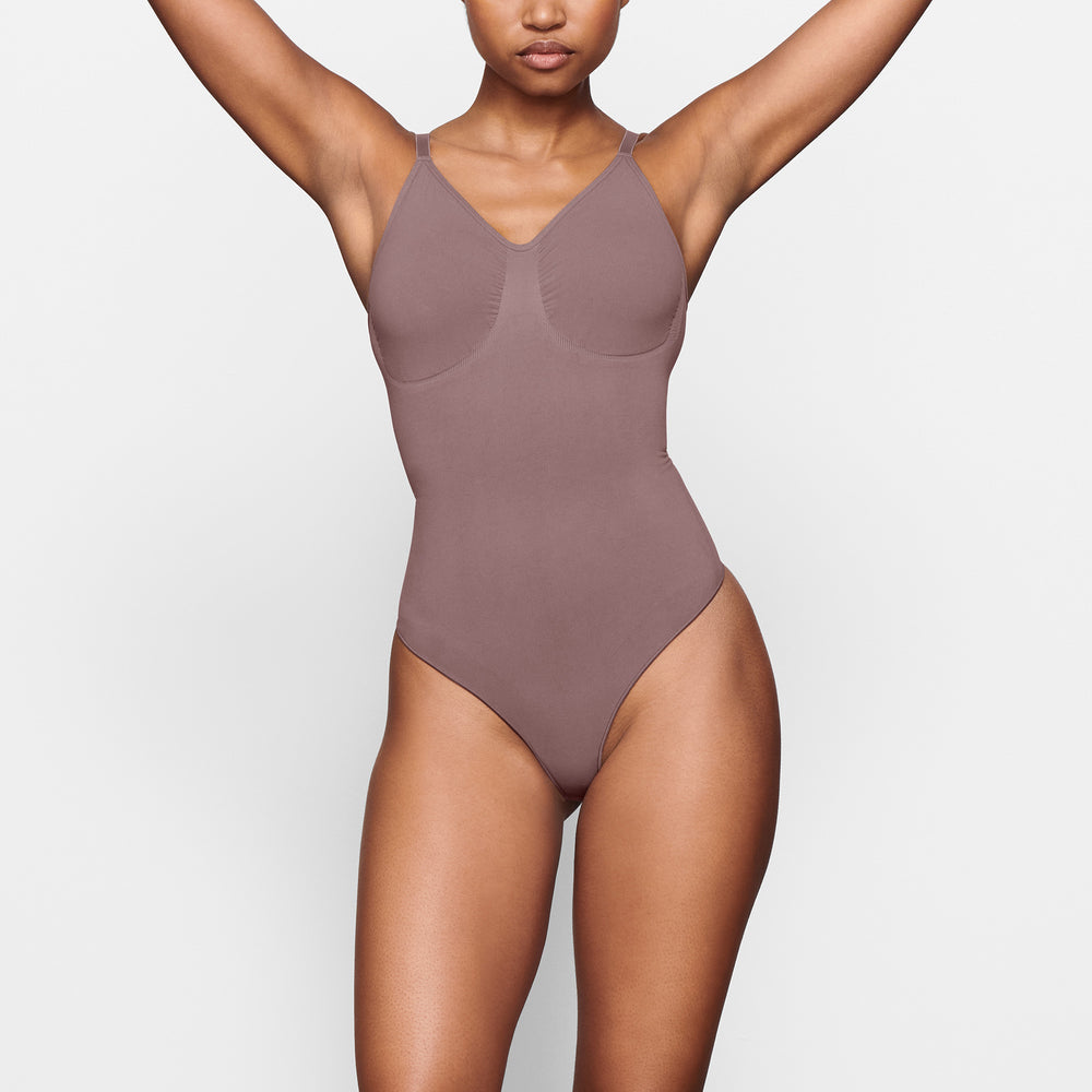 Skims SCULPTING THONG Bodysuit Bruin | JTP-912568