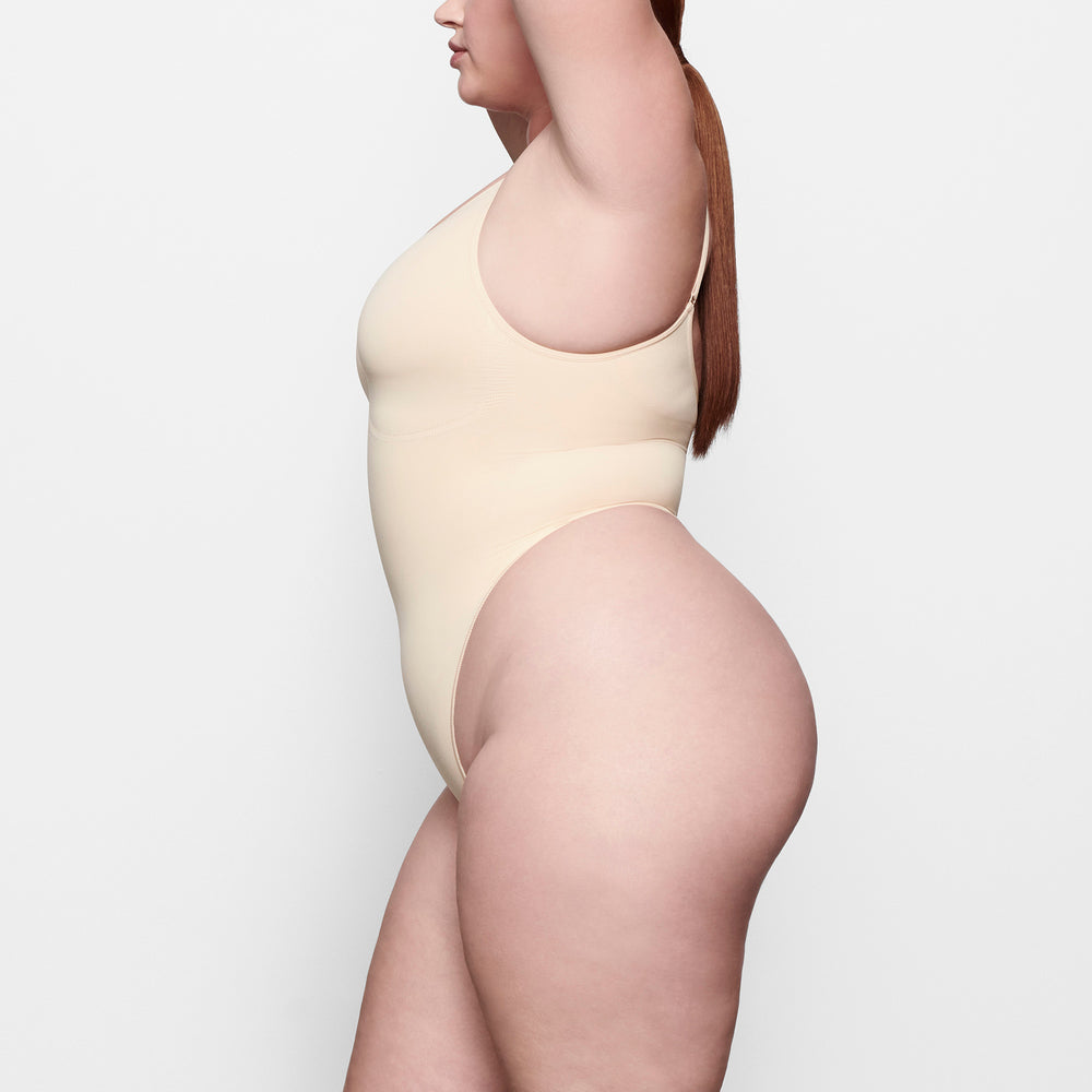 Skims SCULPTING THONG Bodysuit Bruin | OSR-824175