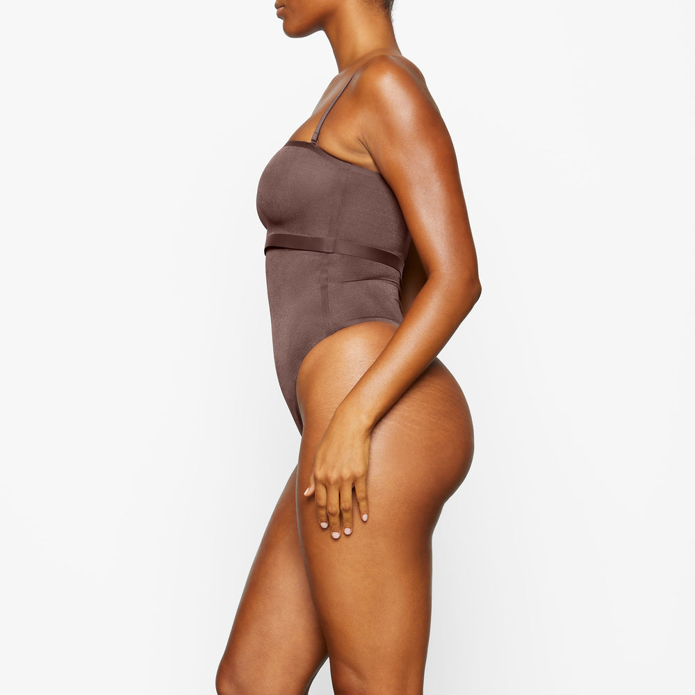 Skims SHEER SCULPT HIGH WAIST Thong Chocola | DOZ-578063