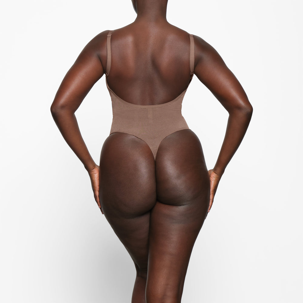 Skims SHEER SCULPT THONG Bodysuit Bruin | EWY-780916