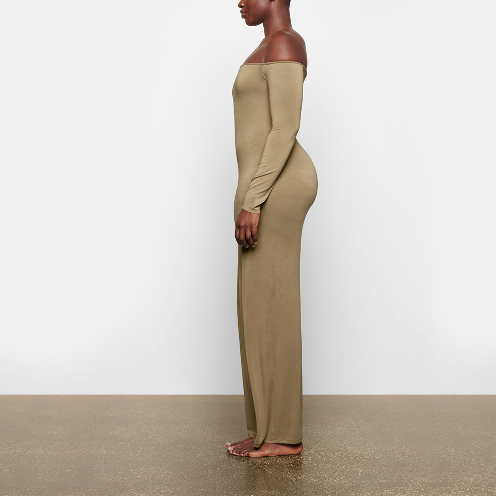 Skims SMOOTH LOUNGE OFF THE SHOULDER Dress Khaki | IKO-078236
