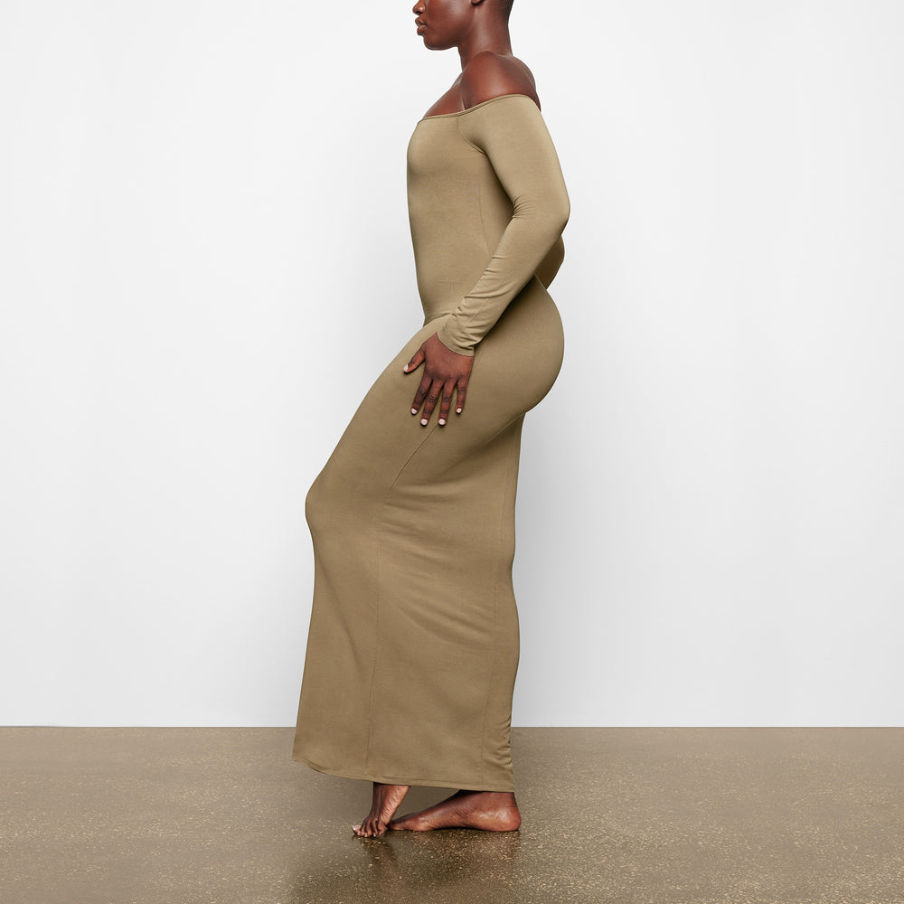 Skims SMOOTH LOUNGE OFF THE SHOULDER Dress Khaki | IKO-078236