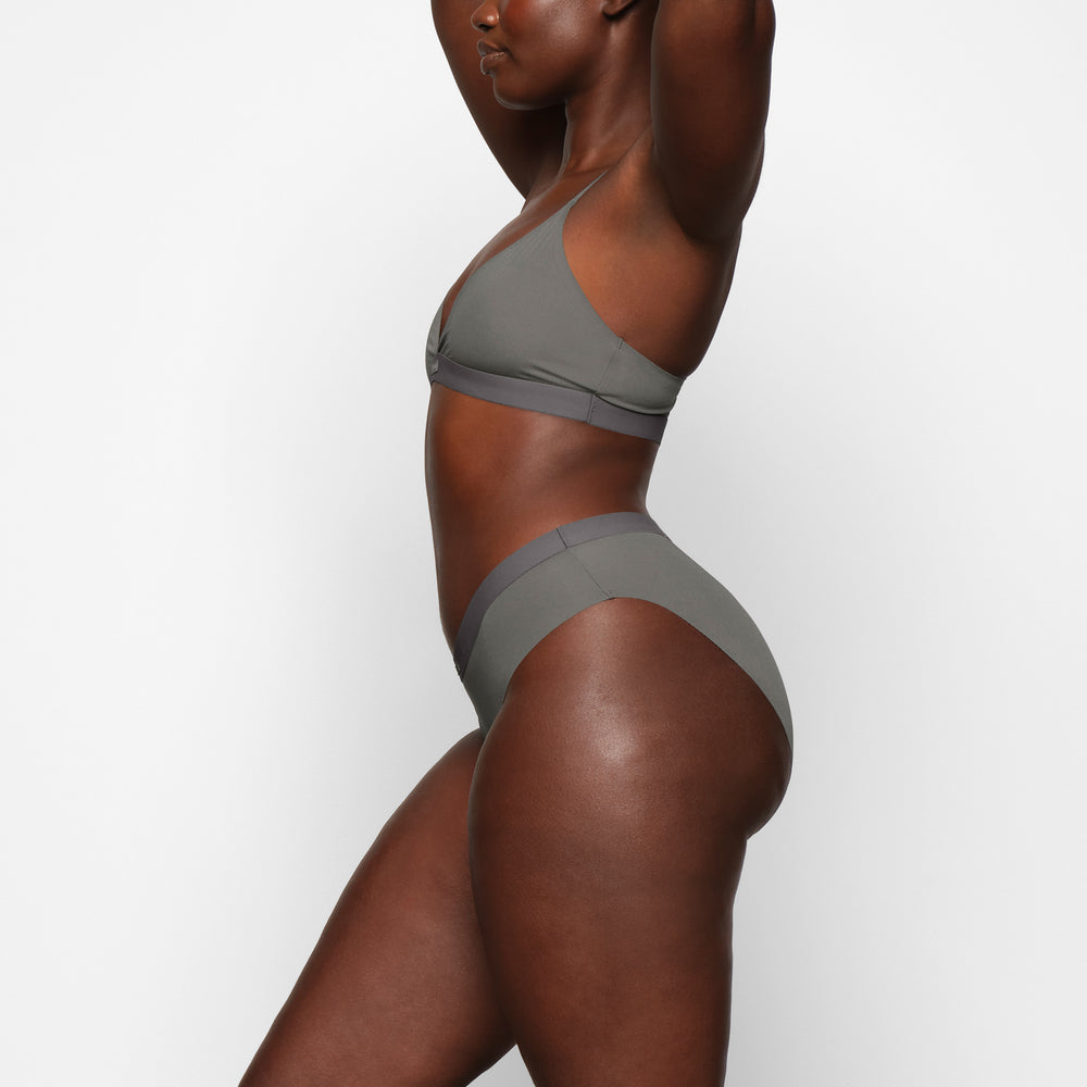 Skims SMOOTH RIB RACERBACK TRIANGLE Bralette Diepgrijs | DOX-361928