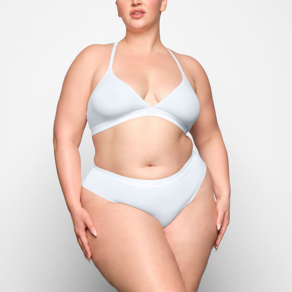Skims SMOOTH RIB RACERBACK TRIANGLE Bralette Wit | QSX-630912