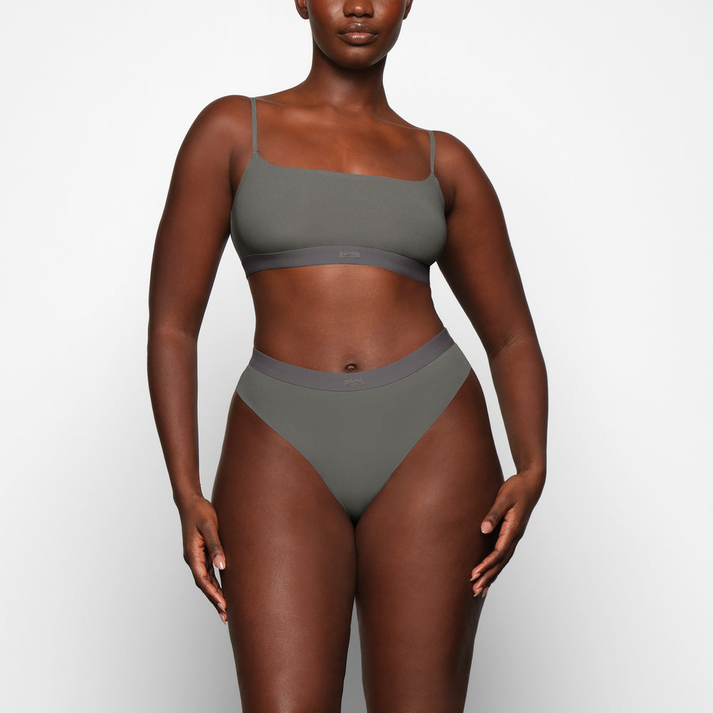 Skims SMOOTH RIB Thong Diepgrijs | URQ-269154