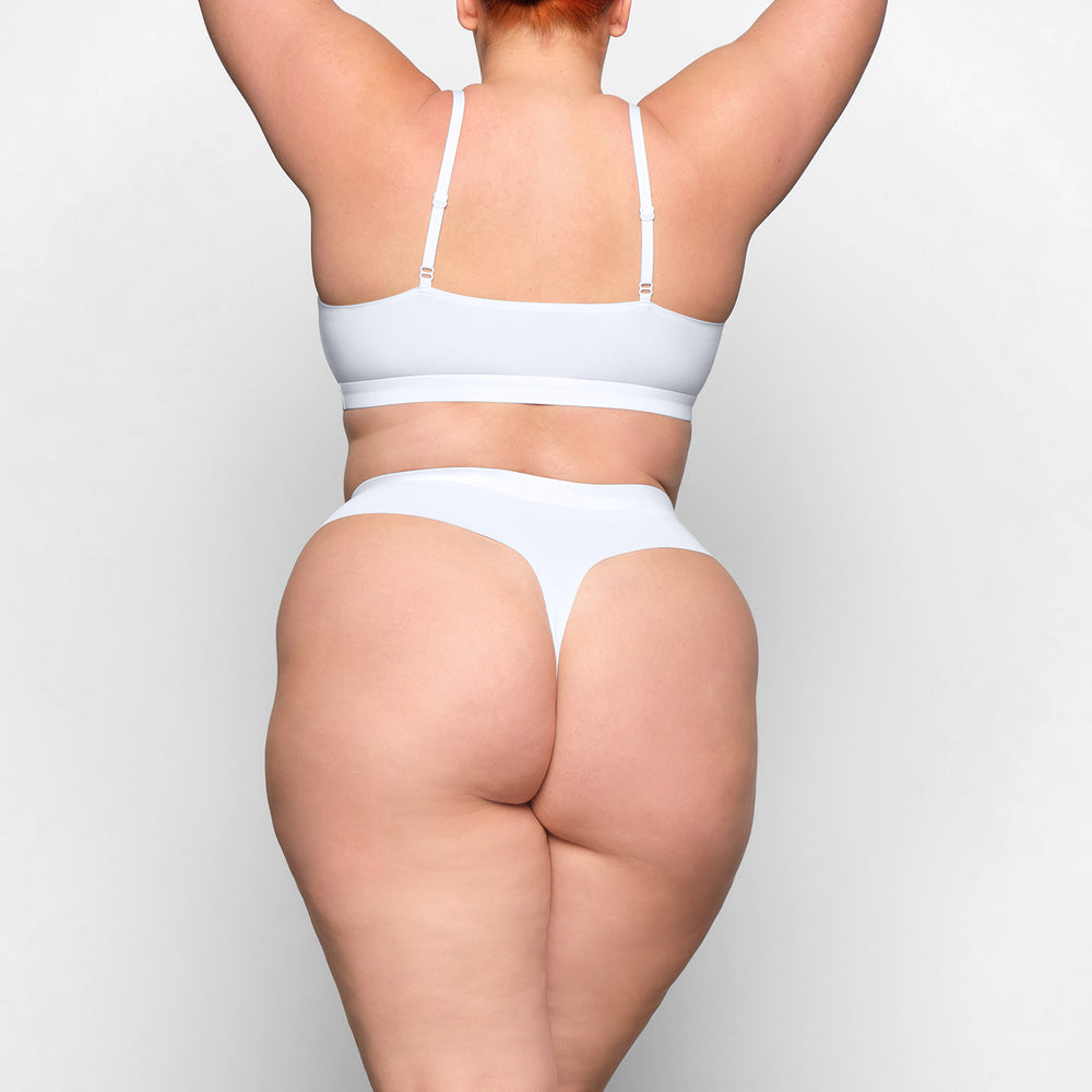 Skims SMOOTH RIB Thong Wit | ZMN-307625