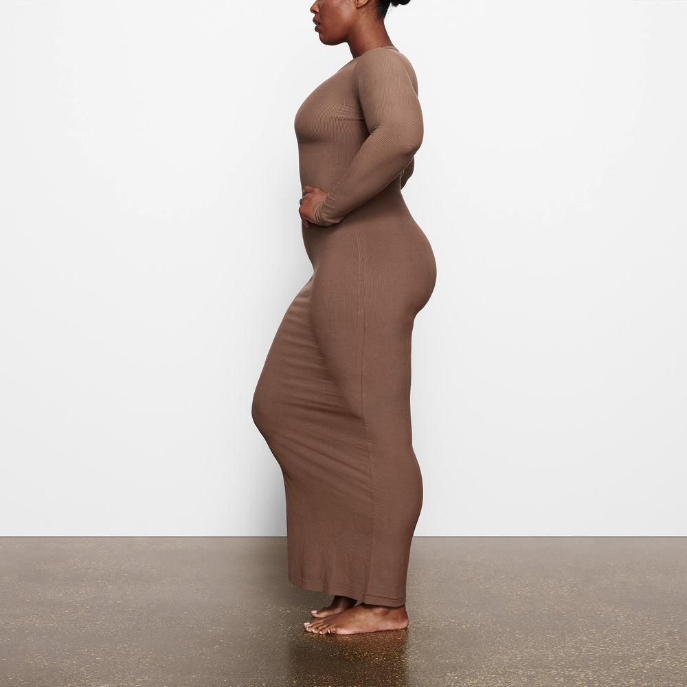 Skims SOFT LOUNGE CREW NECK LONG Dress Abrikoos | IBX-145862