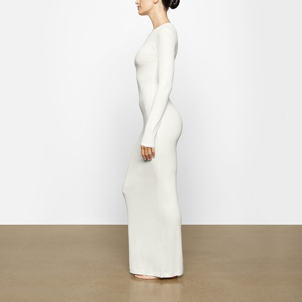 Skims SOFT LOUNGE SHIMMER CREW NECK LONG Dress Wit | VWM-016495