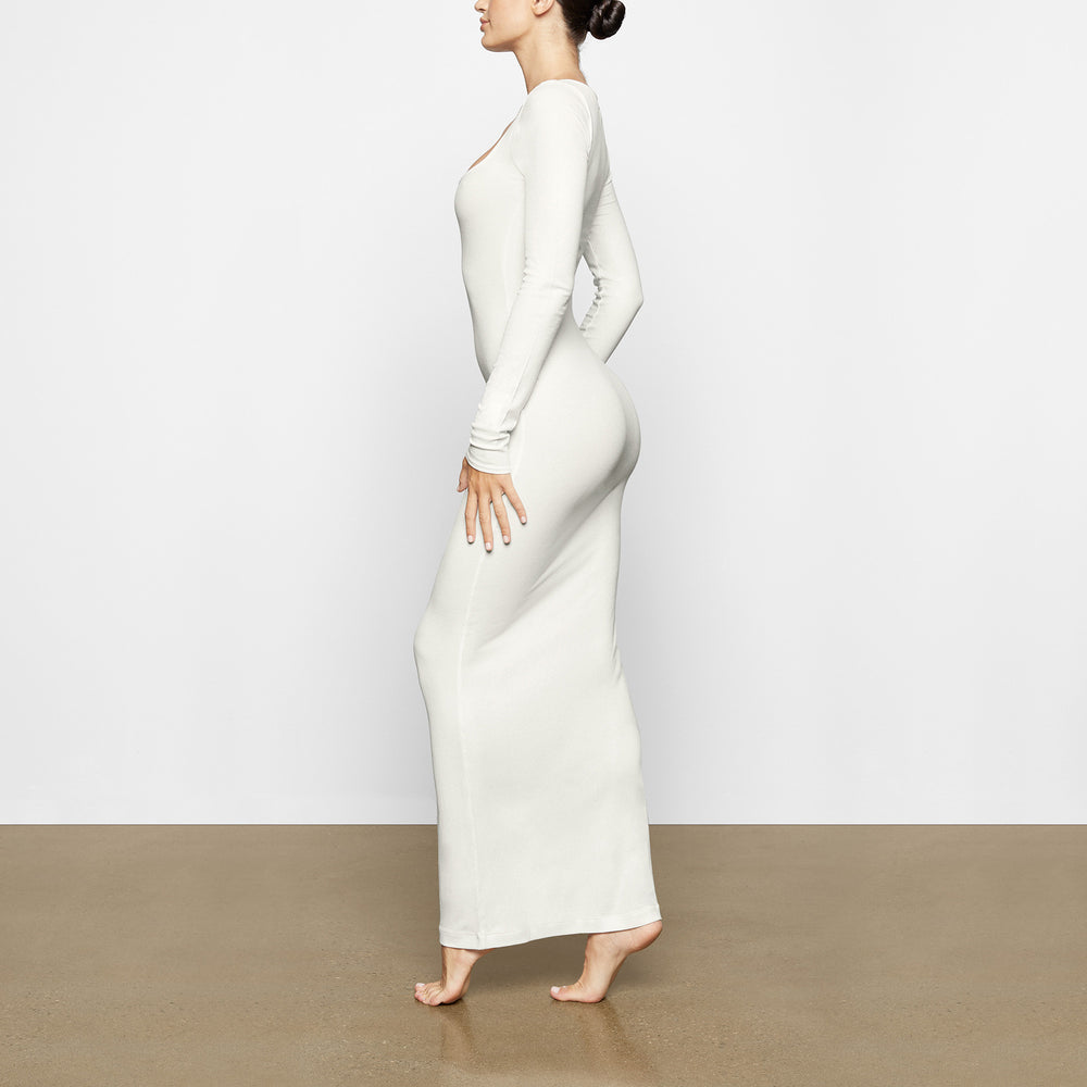 Skims SOFT LOUNGE SHIMMER LONG SLEEVE Dress Wit | JPO-960384