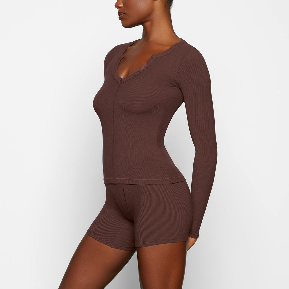 Skims SOFT LOUNGE SPLIT NECK LONG SLEEVE T-shirt Chocola | XLM-463027