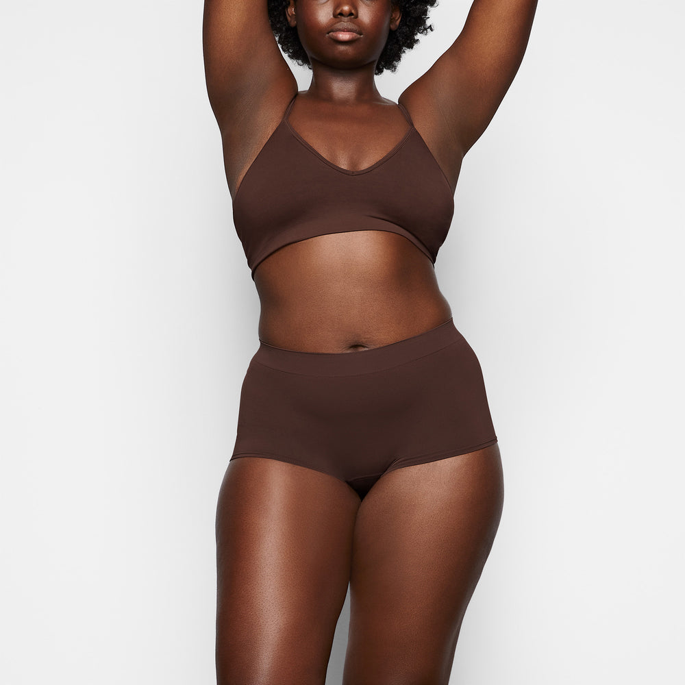 Skims SOFT SMOOTHING Boy Short Chocola | GLP-236875