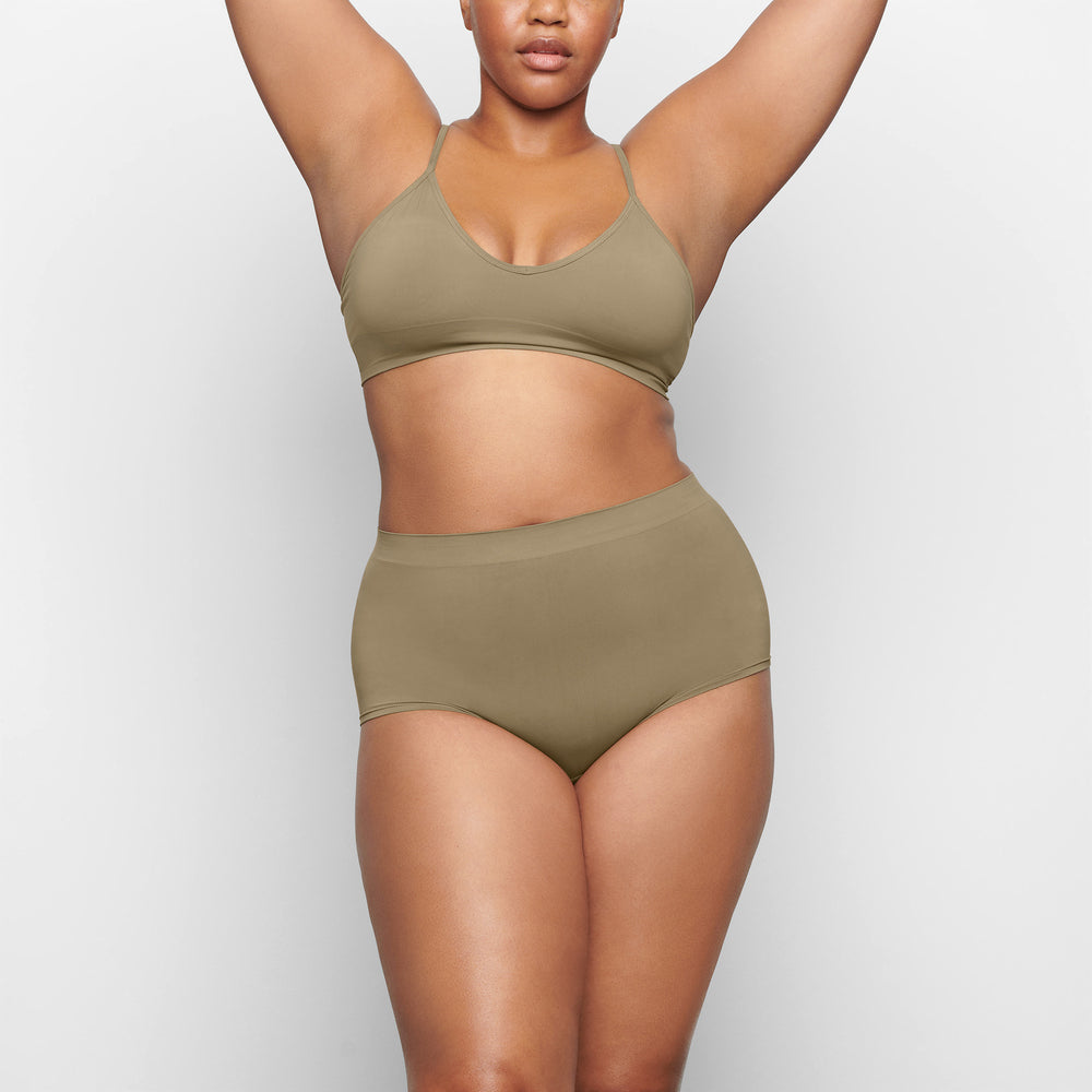 Skims SOFT SMOOTHING Boy Short Groen | GBT-724395
