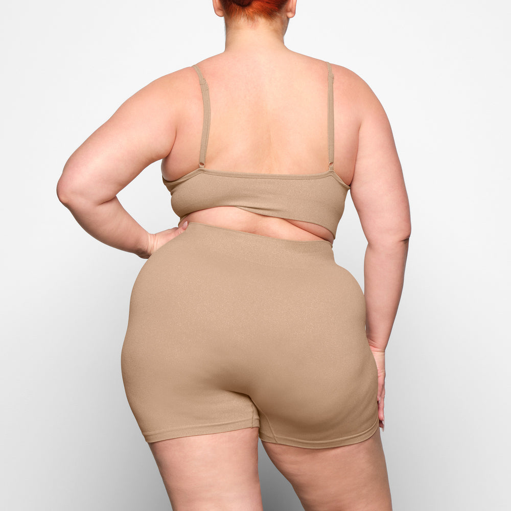 Skims SOFT SMOOTHING SHINE Korte Broek Beige | ALB-034918