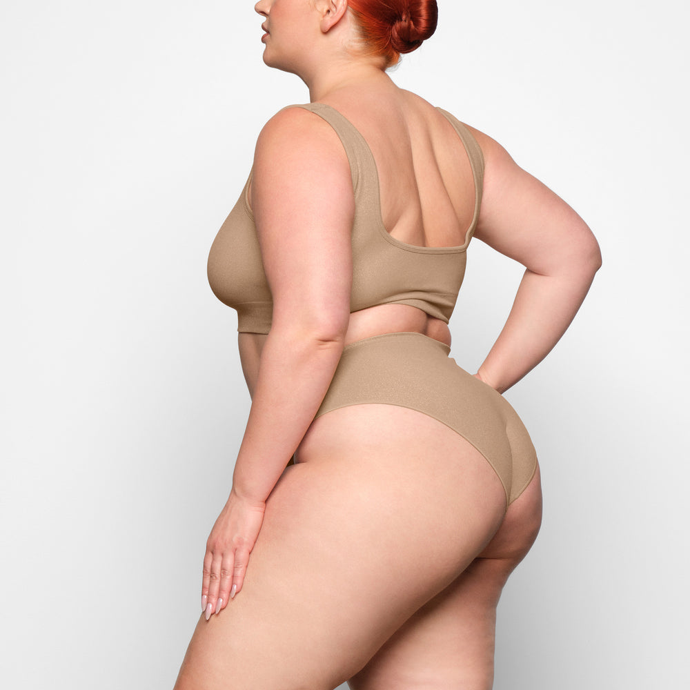 Skims SOFT SMOOTHING SHINE SCOOP NECK Bralette Beige | IHZ-543627
