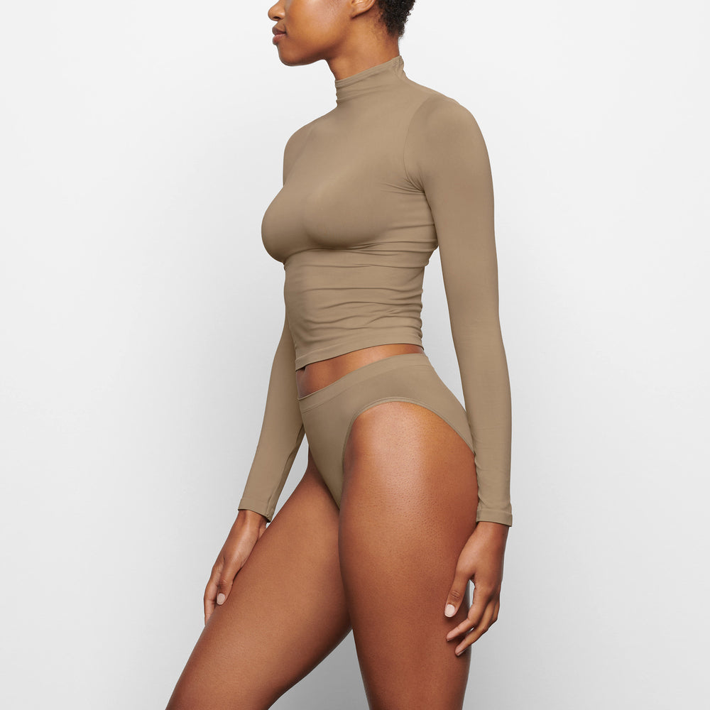 Skims SOFT SMOOTHING TURTLENECK TOP T-shirt Abrikoos | ORE-102496