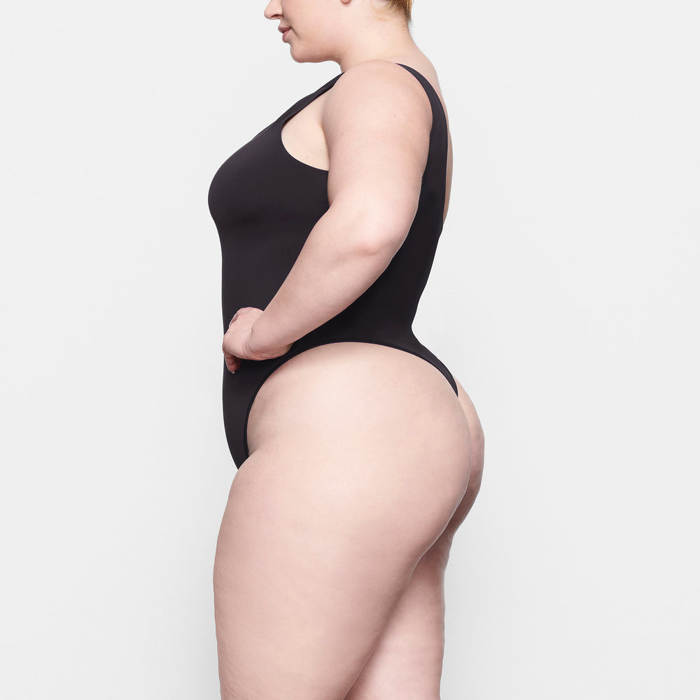 Skims SOFT SMOOTHING Thong Bodysuit Zwart | JUC-832174