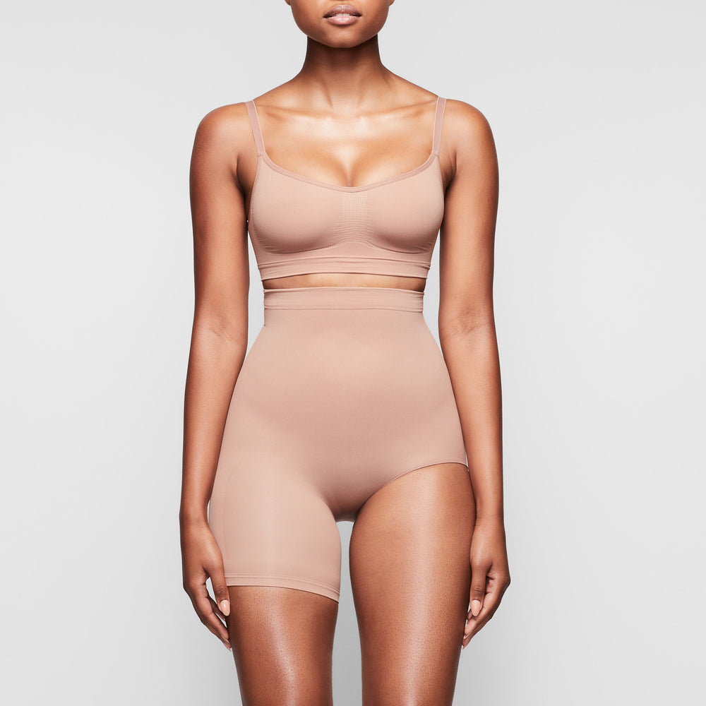 Skims SOLUTION SHORT #1 One Leg Shapewear Abrikoos | UEK-953026
