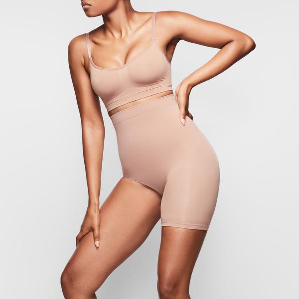 Skims SOLUTION SHORT #2 One Leg Shapewear Abrikoos | CWX-091283